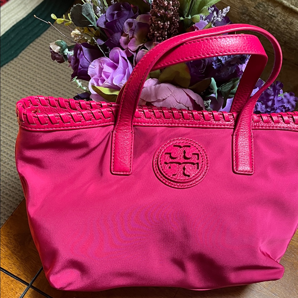 Tory Burch Bright Pink Nylon Leather Trim Small Crossbody Nwot With Logo